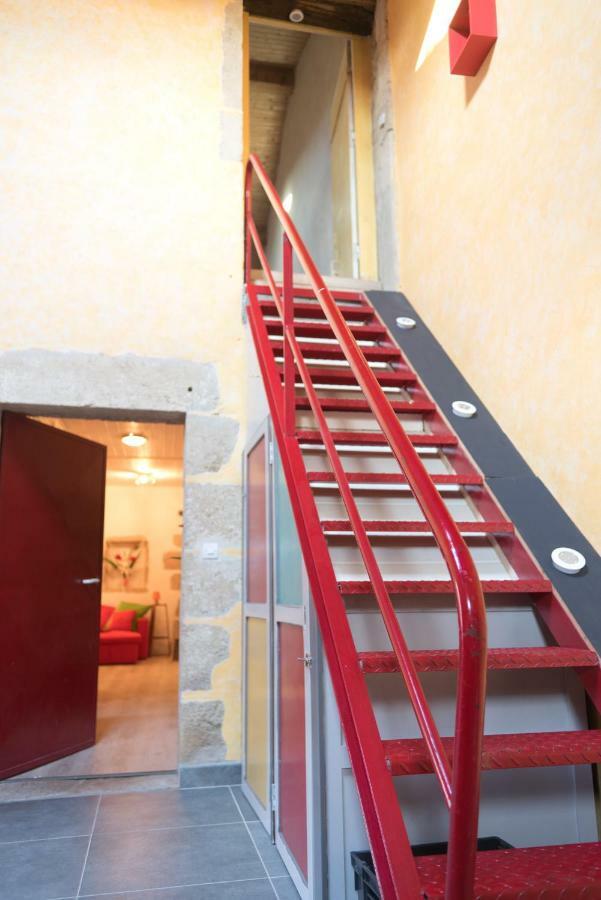 Le Fil Rouge Villa Saint-Pierre-d'Aurillac Exteriör bild