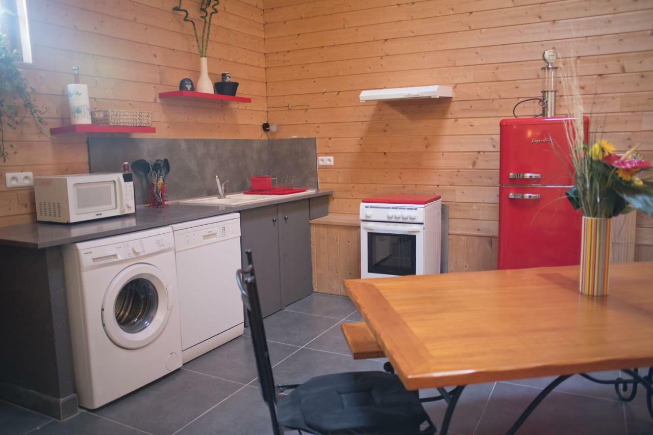 Le Fil Rouge Villa Saint-Pierre-d'Aurillac Exteriör bild